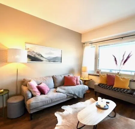 아파트 Cozy And Bright 2-bedroom Washer And Dryer, King Size Bed 로바니에미